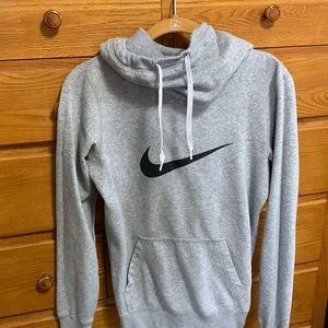Small grey Nike half hoodie! Lightly worn. Excellent condition